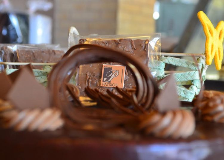 Πύργος: Εορταστικά γλυκίσματα απο το ζαχαροπλαστείο Πάτσιος