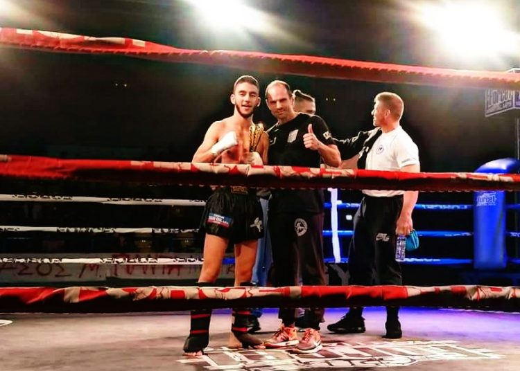 Καταιγιστικός ο Σμαρνάκης στο “Versus XIV”