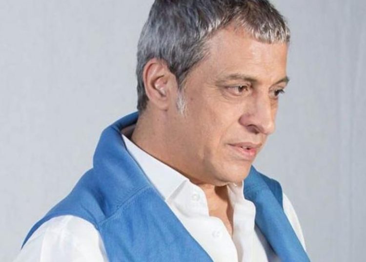 Άγριο ξυλοδαρμό του από μπράβους καταγγέλλει ο Θέμης Αδαμαντίδης