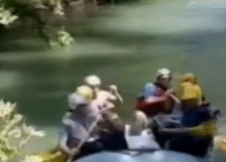 Τραγωδία στο Λάδωνα: «Δεν είναι δυνατό να την αφήσουν και να φύγουν», λέει ο πατέρας της 40χρονης