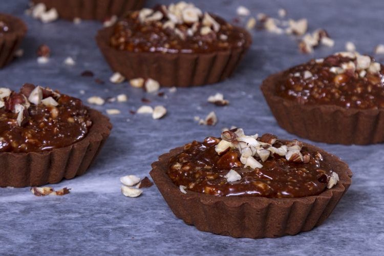 Τα πιο νόστιμα ατομικά ταρτάκια σοκολάτας φουντουκιού!