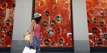 Αναλυτικός οδηγός: Όσα πρέπει να γνωρίζετε για τις εκπτώσεις