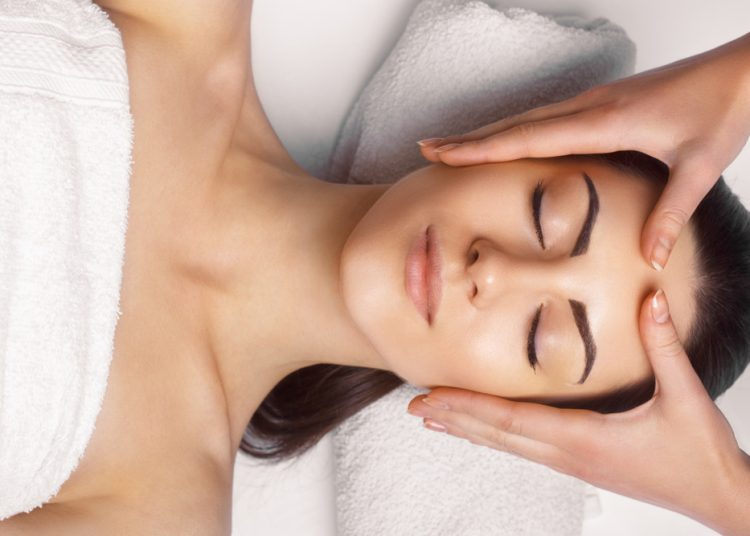 Πώς θα απαλύνετε τις ρυτίδες στο μέτωπο