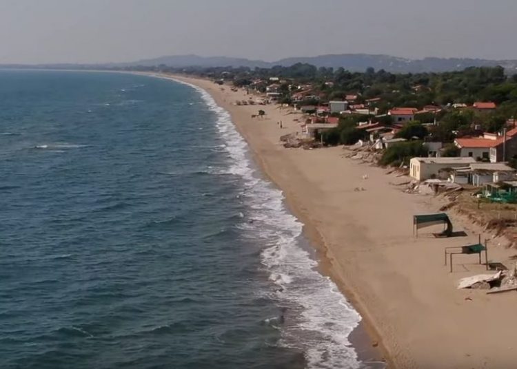 Σπιάτζα Ηλείας: Ο οικισμός που… παρασύρεται από το κύμα