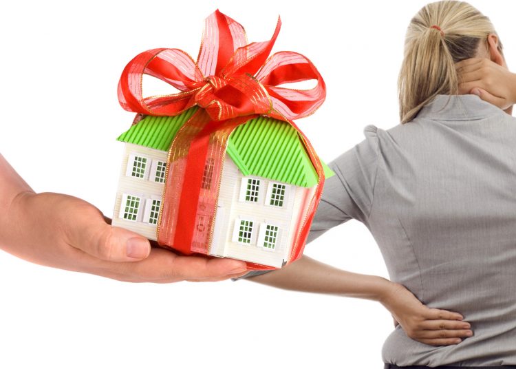 Πύργος: Απο ευχή σε κατάρα – 300 αποποιήσεις κληρονομιάς