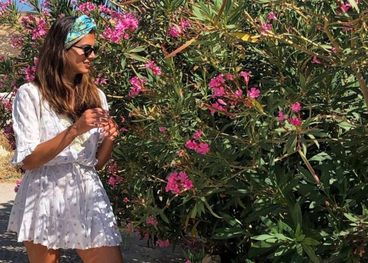 Σταματίνα Τσιμτσιλή: Στην παραλία με την Μάρα Ζαχαρέα! Τα άψογα κορμιά των παρουσιαστριών [pics]