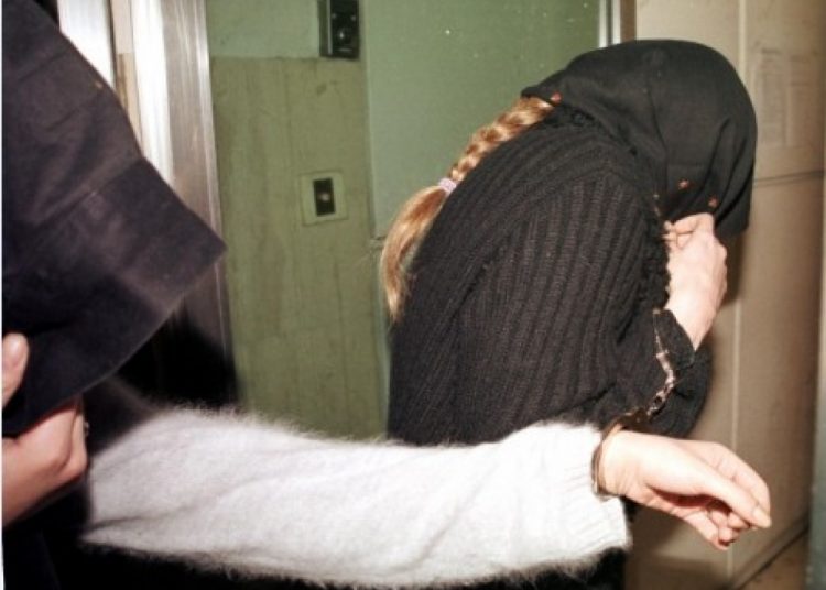 Πύργος: Συνελήφθησαν δύο γυναίκες για ληστεία σε βάρος ηλικιωμένου