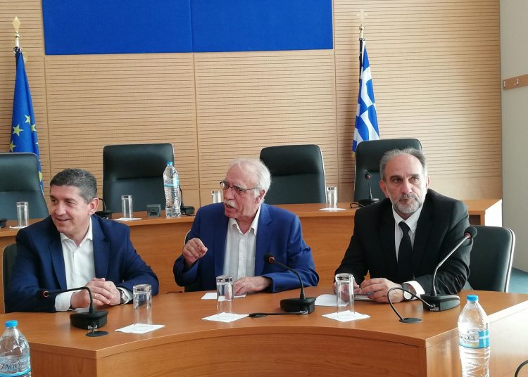 Σύσκεψη στην Περιφέρεια παρουσία του υπουργού Δ. Βίτσα για το μεταναστευτικό- Η επόμενη ημέρα