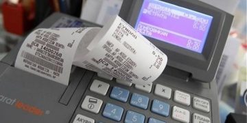 “Βροχή” τα πρόστιμα – Νέο «σαφάρι» ελέγχων της ΑΑΔΕ για μη έκδοση αποδείξεων