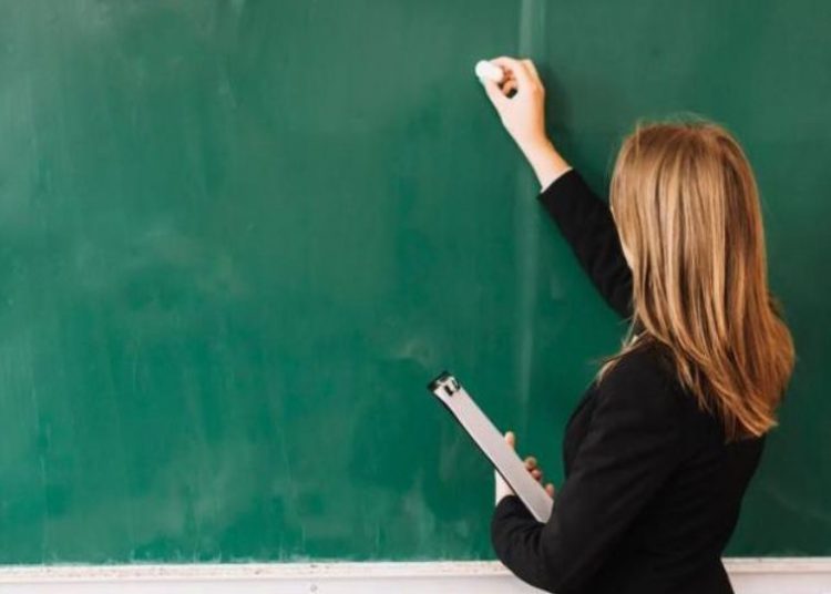 «Έπεσαν» οι υπογραφές – Προσλαμβάνονται 10.500 εκπαιδευτικοί – Πότε ξεκινούν οι διορισμοί