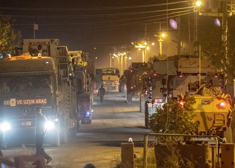 Η Τουρκία εισέβαλε στη βόρεια Συρία: 15 νεκροί και ο Τραμπ «νίπτει τας χείρας του»