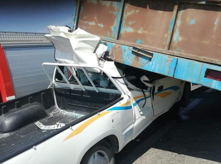 Αγροτικό «σφηνώθηκε» σε καρότσα τρακτέρ στον δρόμο καρμανιόλα  Πατρών-Πύργου: