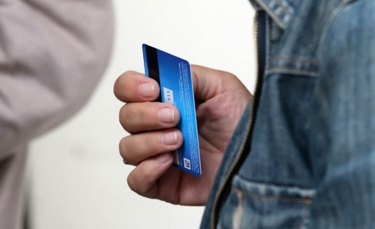 Από Παρασκευή με προμήθεια η πληρωμή φόρων στις Τράπεζες