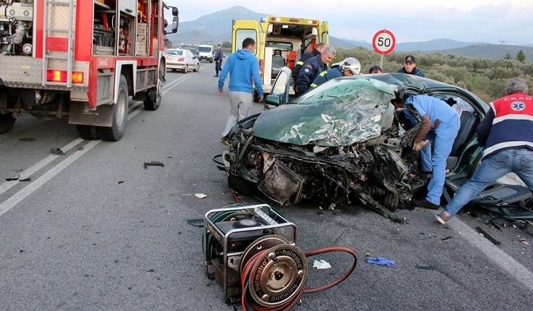 Σοβαρό τροχαίο στον Ψαθόπυργο – Στην Π.Ε.Ο. Πατρών – Αθηνών