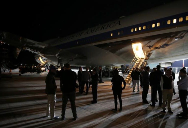 Στην Κρήτη ο Ντόναλντ Τραμπ! «Αστακός» η Σούδα για το Air Force One! [vids, pics]