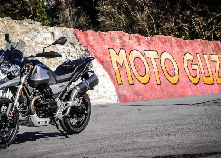 Επίσκεψη δεκάδων μοτοσικλετιστών του Moto Guzzi World Club στην Ολυμπία.