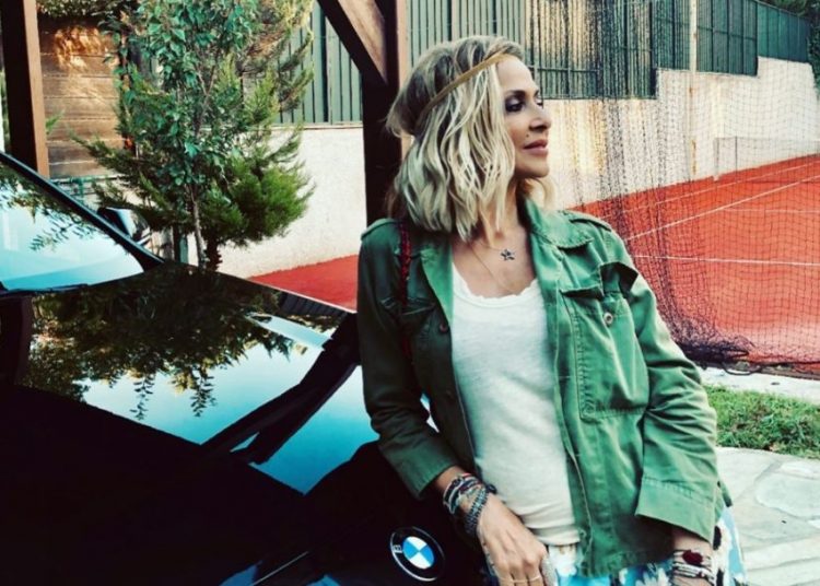 Άννα Βίσση: Διακοπές με τον Νίκο Καρβέλα στην Καλαμάτα!