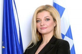 Με παρέμβαση και Αυγερινοπούλου τοποθετούνται ψυχολόγοι και κοινωνικοί λειτουργοί στα σχολεία του Ν. Ηλείας