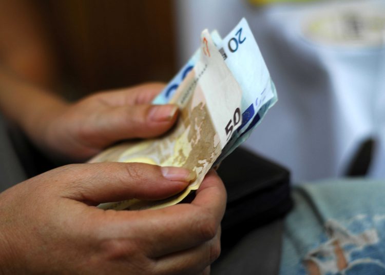Δημόσιο -Επιδόματα: Tι αλλάζει σε βαρέα και ανθυγιεινά