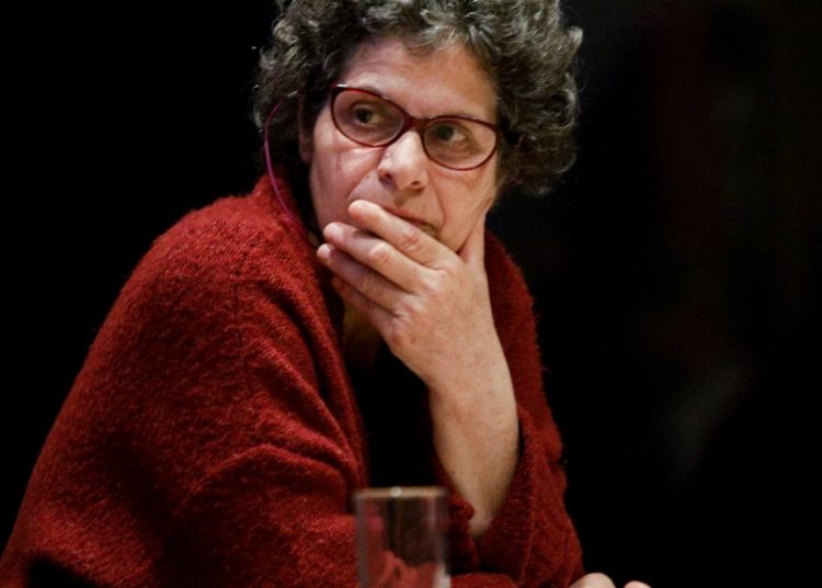 ‘Ελενα Ακρίτα: Πού ξόδεψε η κόρη του Μίκη δυο εκατομμύρια ευρώ σε δυο χρόνια; Διασύρει τον πατέρα της!