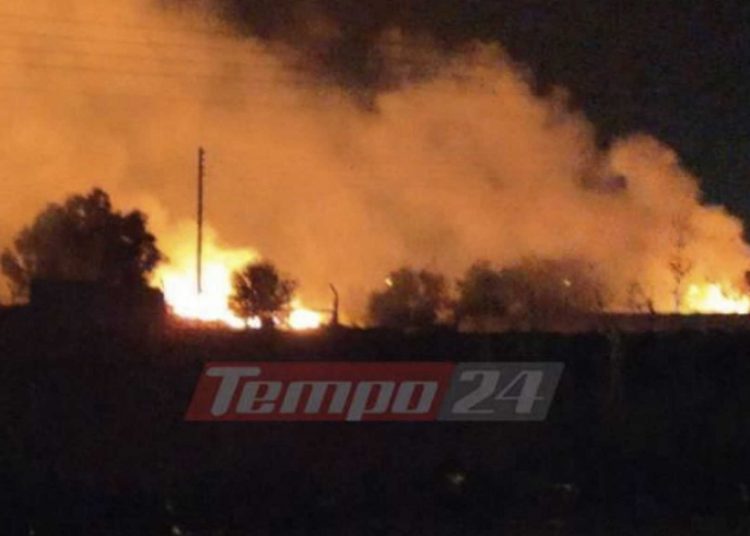 Αχαΐα: Μεγάλη φωτιά στο χωριό Λάππα – Εκκενώνονται σπίτια και εγκαταστάσεις