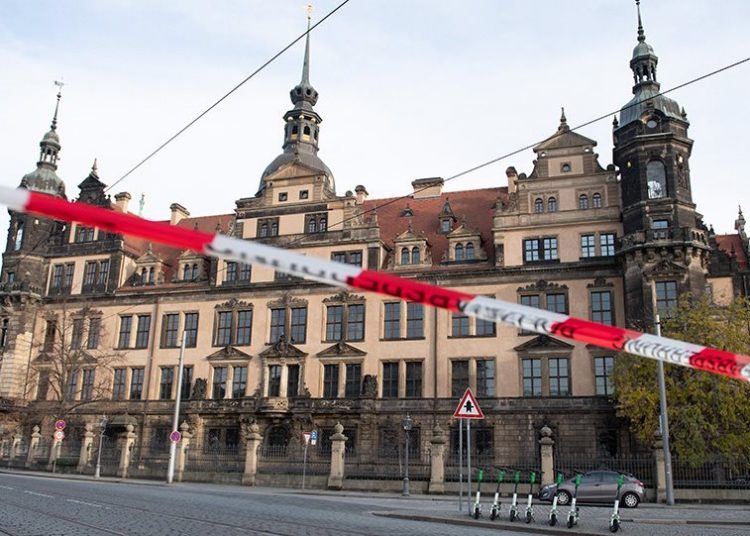 Ληστεία «μαμούθ» στο μουσείο της Δρέσδης: Συνελήφθησαν τρεις ύποπτοι – Άφαντα τα διαμάντια