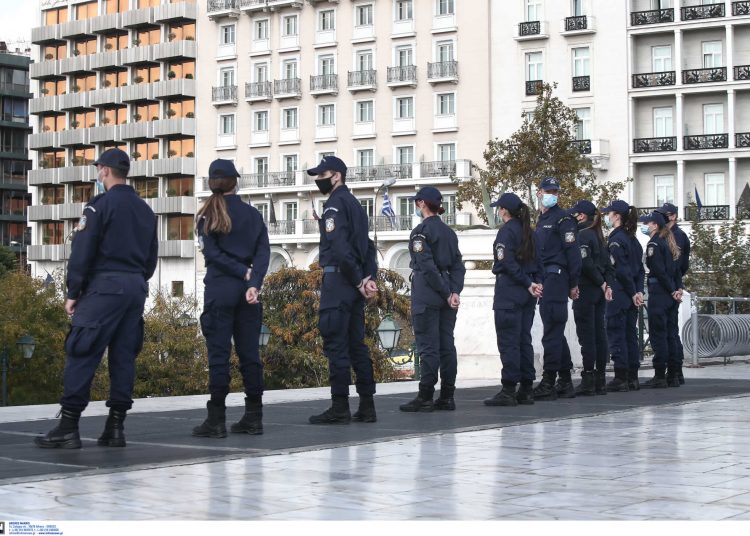 Απαγορεύονται οι συναθροίσεις άνω των τεσσάρων σε όλη την Ελλάδα! Η απόφαση του Αρχηγού της ΕΛ.ΑΣ