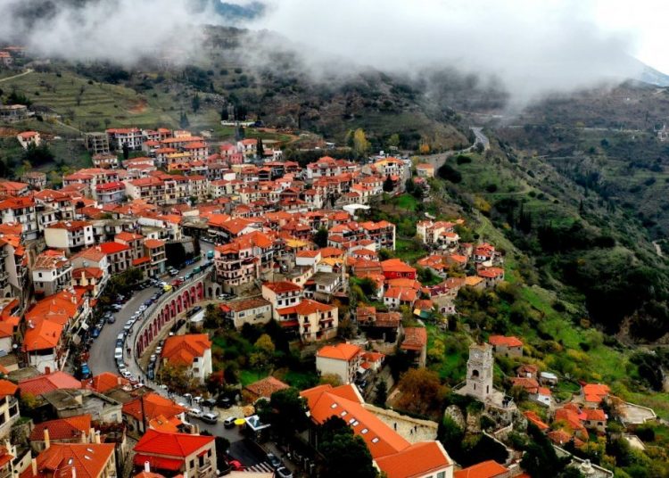 Lockdown: Τηλεργασία από την Αράχωβα σε ενοικιαζόμενα σπίτια και βίλες