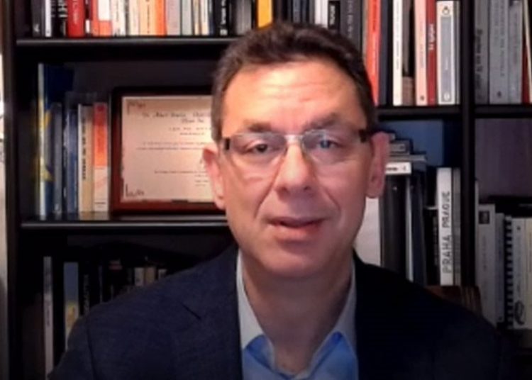 Εμβόλιο Pfizer- Μπουρλά: ‘Ωρες μετά την έγκριση θα αρχίσει η διανομή