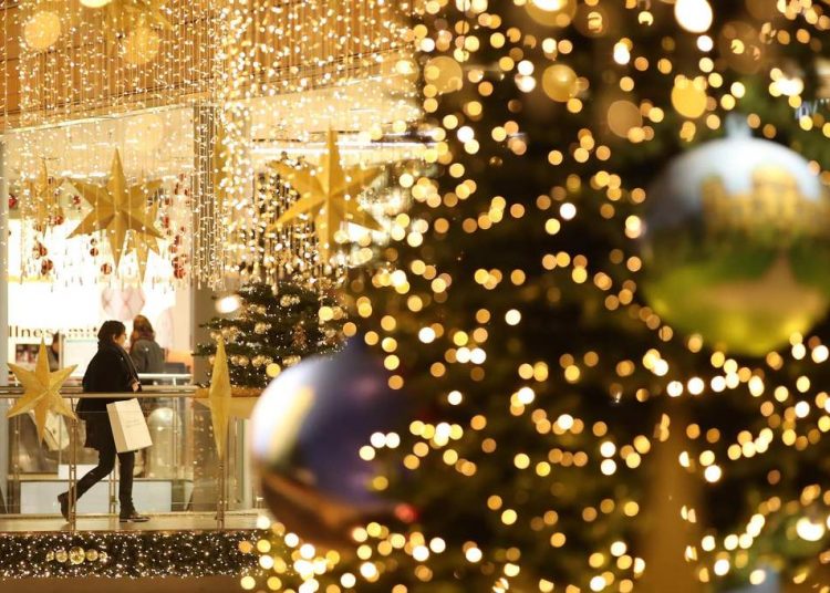 Πέτσας: Με ανοιχτά καταστήματα τα Χριστούγεννα – Πώς θα γίνει η άρση του lockdown