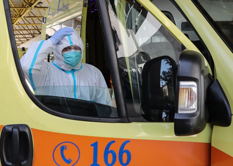 Κορωνοϊός: 2.422 κρούσματα, τα 10 στην Ηλεία – 63 ακόμα νεκροί, 443 οι διασωληνωμένοι (17/11)