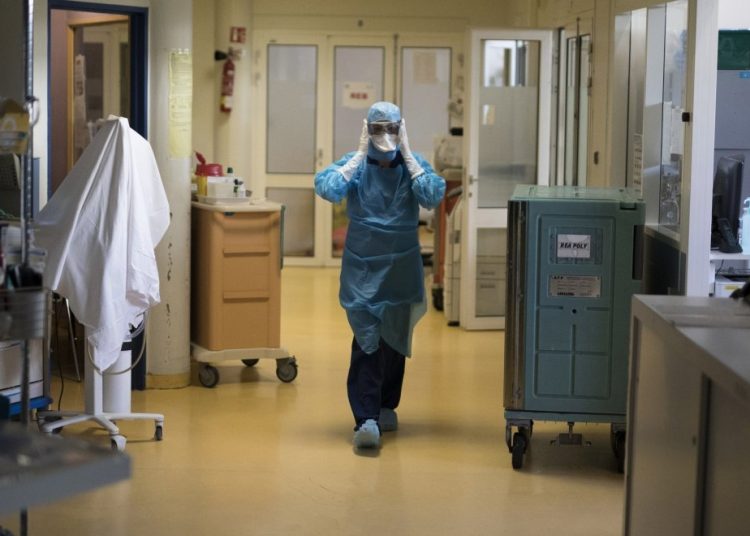 Kορωνοϊός: 3.227 νέα κρούσματα, τα 13 στην Ηλεία – 59 ακόμα νεκροί – Νέο ρεκόρ με 499 διασωληνωμένους (19/11)