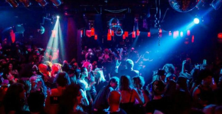 Πάτρα: Το αδιαχώρητο σε νυχτερινό κέντρο της πόλης -Οργή από άλλους καταστηματάρχες [βίντεο]