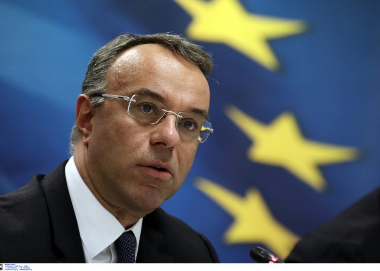 Διπλάσιο ποσό τον Δεκέμβριο για τους δικαιούχους του ελάχιστου εγγυημένου εισοδήματος – 7 μέτρα από Σταϊκούρα