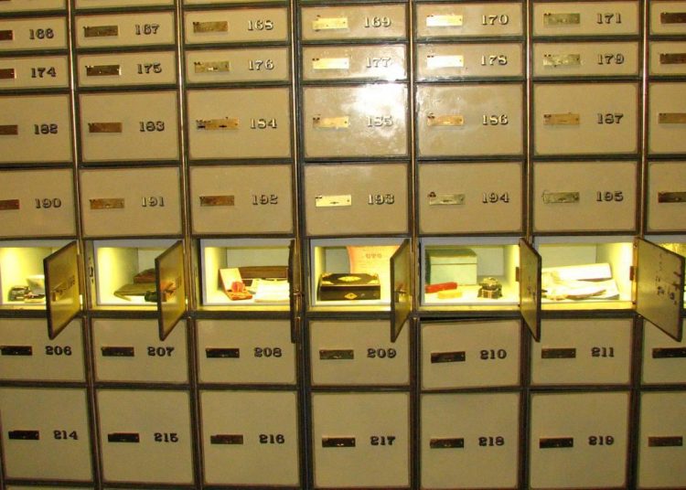 Ρήμαζαν τις θυρίδες – Στο εδώλιο άλλοι τέσσερις τραπεζικοί υπάλληλοι