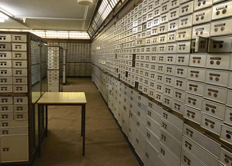 «Επαγγελματική δουλειά» βλέπουν στην κλοπή από θυρίδες τράπεζας στο Νέο Ψυχικό – Πού στρέφονται οι έρευνες