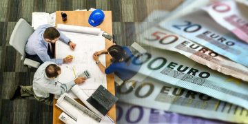 Εφάπαξ ενίσχυση στους πληττόμενους μηχανικούς, δικηγόρους, οικονομολόγους