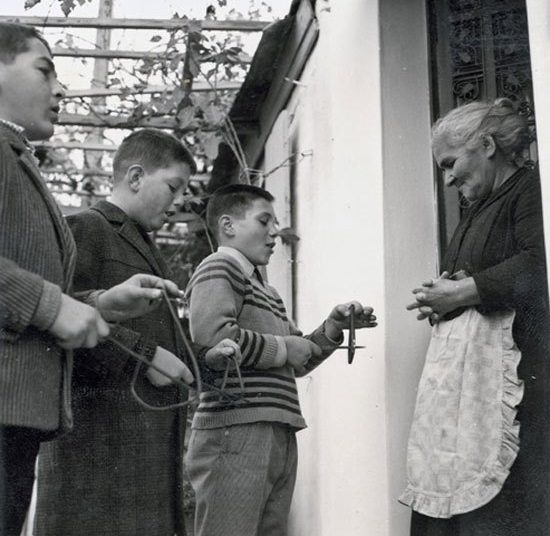 Σαν παραμύθι, σαν ιστορία… και όμως όχι τόσο παλιά…