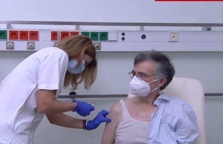 Θύμωσα με τα σχόλια για το φανελάκι του Τσιόδρα (γράφει ο Χάρης Κανελλακόπουλος)