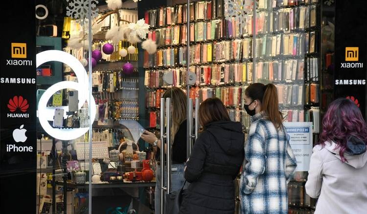 Φεύγει το «click away» και έρχεται το «click in shop» μαζί με τις εκπτώσεις