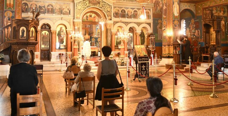 Ανοιχτές εκκλησίες μόνο ανήμερα τα Χριστούγεννα και τα Φώτα: Πώς θα λειτουργήσουν