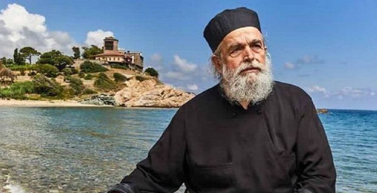 Μοναχός Επιφάνιος: Ποιος ήταν ο αγιορείτης που σαγήνευσε βραβευμένους σεφ με τις συνταγές του – Τα μυστικά της κουζίνας του