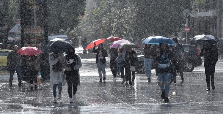 Μεταβολή του καιρού με βροχές και θυελλώδεις ανέμους -Πού αναμένονται έντονα φαινόμενα
