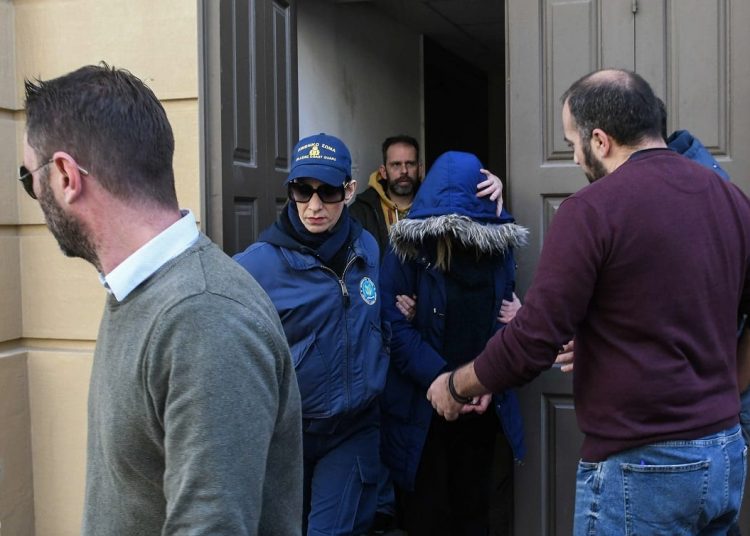 Πάτρα: Ελεύθερη η 27χρονη μητέρα του βρέφους που βρέθηκε νεκρό στην Πλαζ