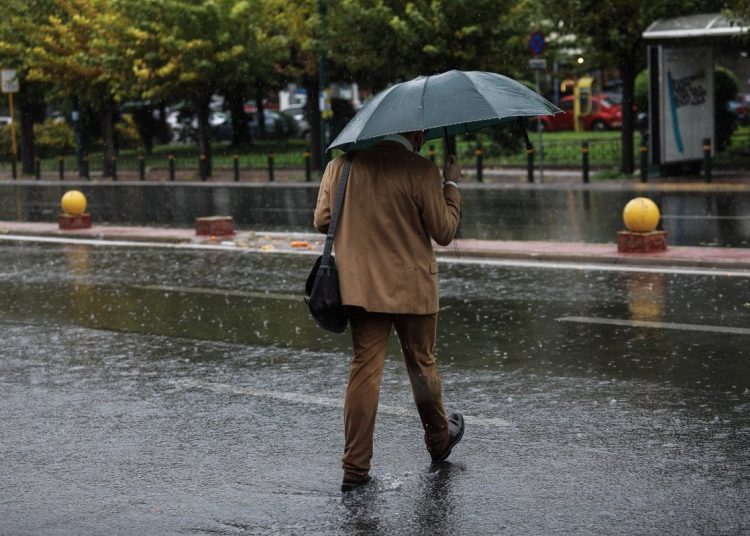 Καιρός: Έκτακτο δελτίο επιδείνωσης – Βροχές, καταιγίδες και κρύο, πού θα χτυπήσει η κακοκαιρία