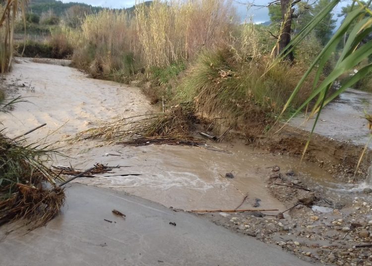 ΔΗΜΟΣ ΑΡΧ. ΟΛΥΜΠΙΑΣ: Βούλιαξε αγροτικός δρόμος στου Μάγειρα