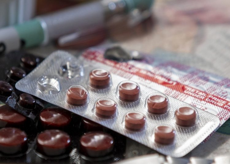 Κορονοϊός: Κολχικίνη το νέο φάρμακο στην Ελλάδα – Συμμετέχει και το Νοσοκομείο Ρίου