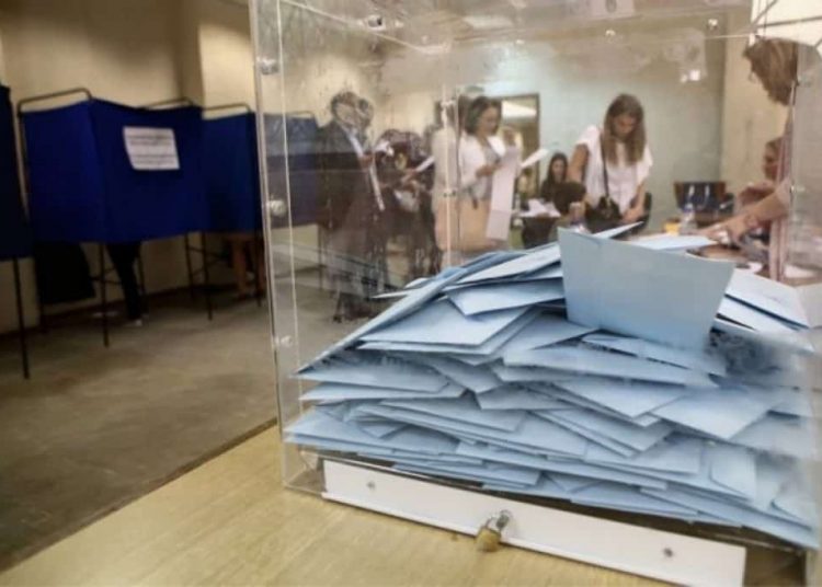 Εκλογές: Όλοι βλέπουν, πλέον, Mάιο