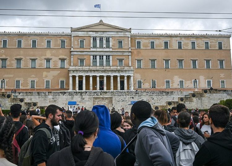 ΕΛ.ΑΣ.: Απαγορεύονται οι συναθροίσεις άνω των 100 ατόμων μέχρι την 1η Φεβρουαρίου