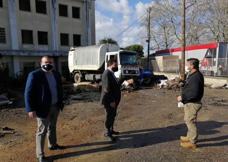 Δ. Πύργου: Απομακρύνονται και τα τελευταία στρώματα από το παλιό Νοσοκομείο